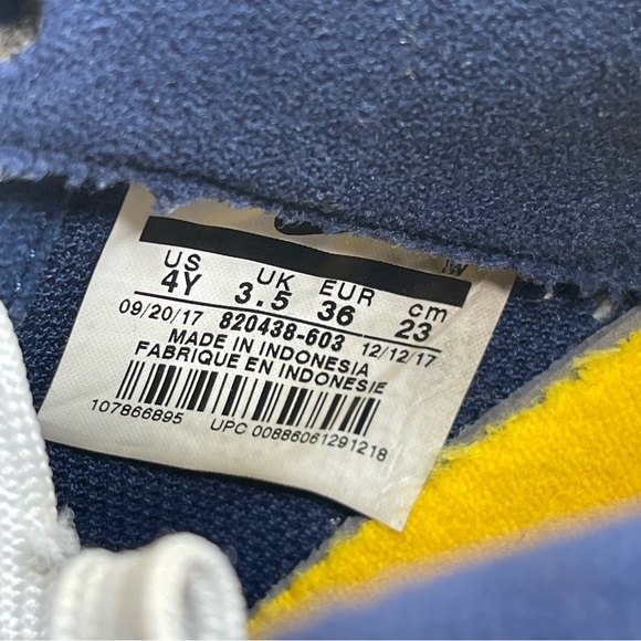 Nike Air Force 1 low red, white, and Blue Sneakers Big boy Size 4Y - Picture 8 of 9